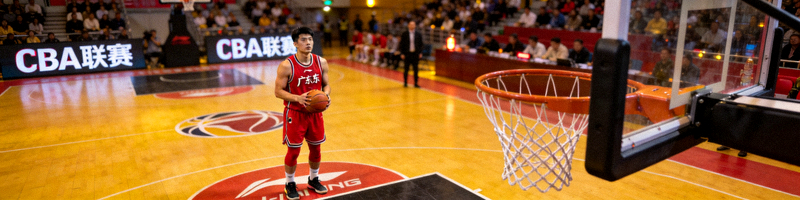CBA联赛广东队比赛 - 球员执行罚球