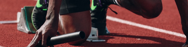 网球大满贯决赛 - 选手发球瞬间