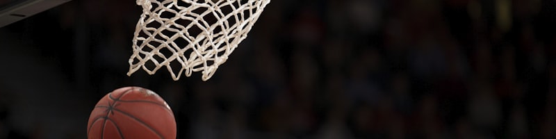 NBA总决赛精彩扣篮瞬间 - 球员空中对抗